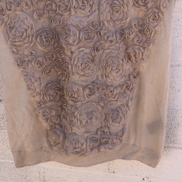 Vince Camuto XS Creamy Rose Short Sleeve Knit Top - Picture 5 of 6